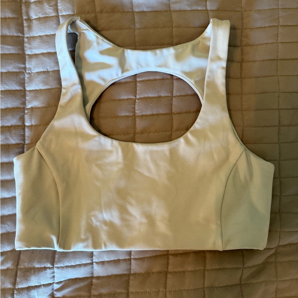 Barry’s Fit Sports Bra | Size M | Faux-Leather Look | Cutout Back